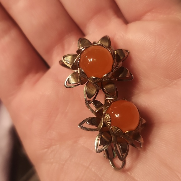 Mainly clip earings - Picture 7 of 16